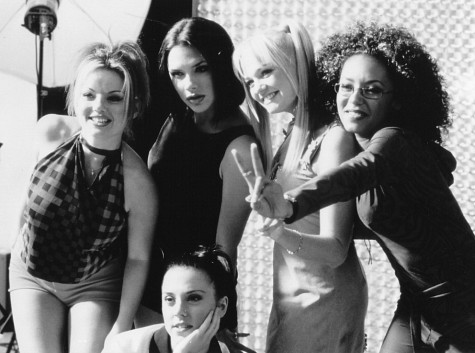 Still of Geri Halliwell, Emma Bunton, Melanie Chisholm, Victoria Beckham and Melanie Brown in Spice World (1997)