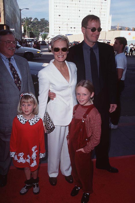Glenn Close and Steve Beers at event of 101 Dalmatians (1996)