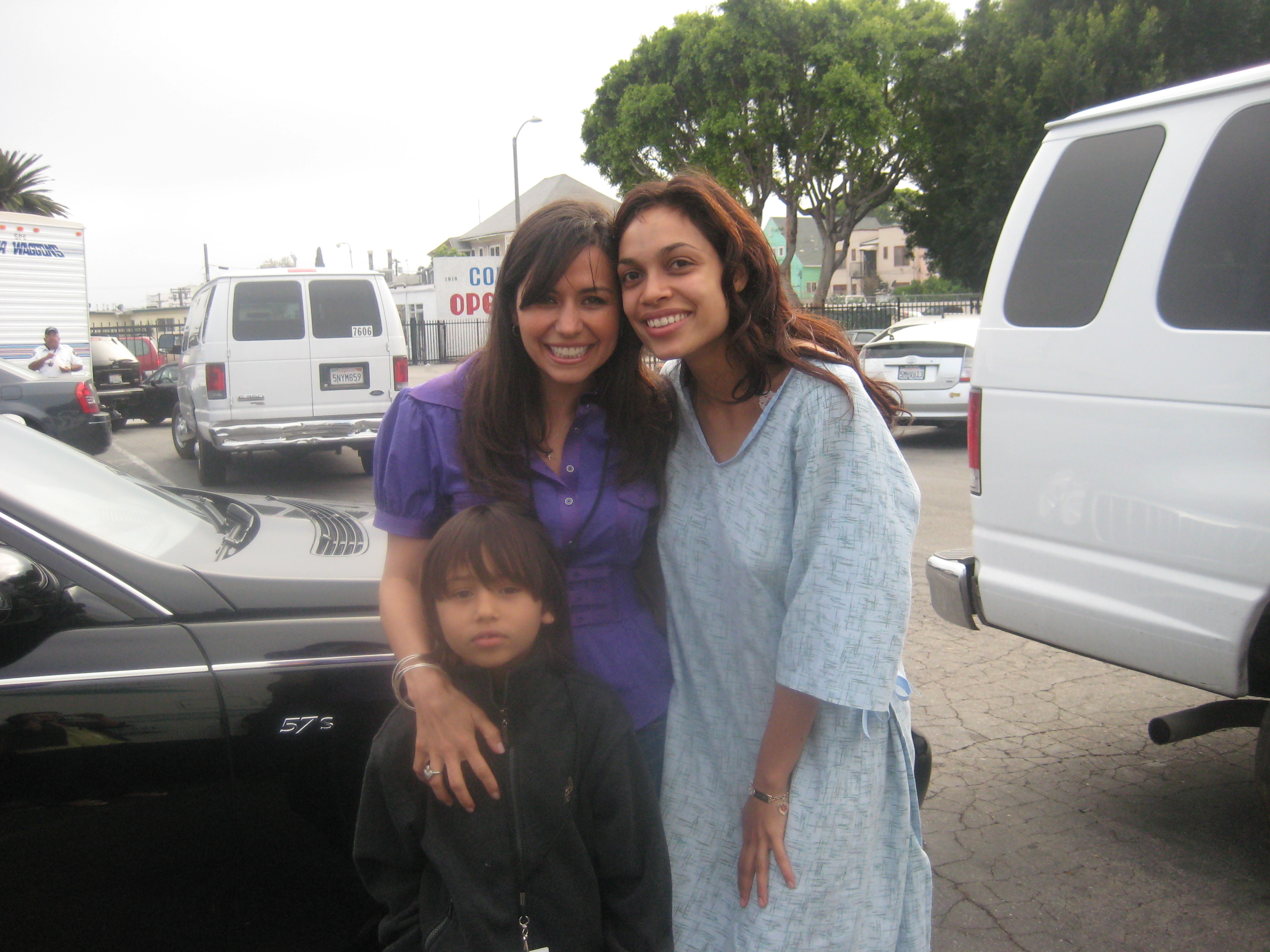 Yeniffer Behrens, Rosario Dawson and Adrian Moreira on the set of 7 Pounds