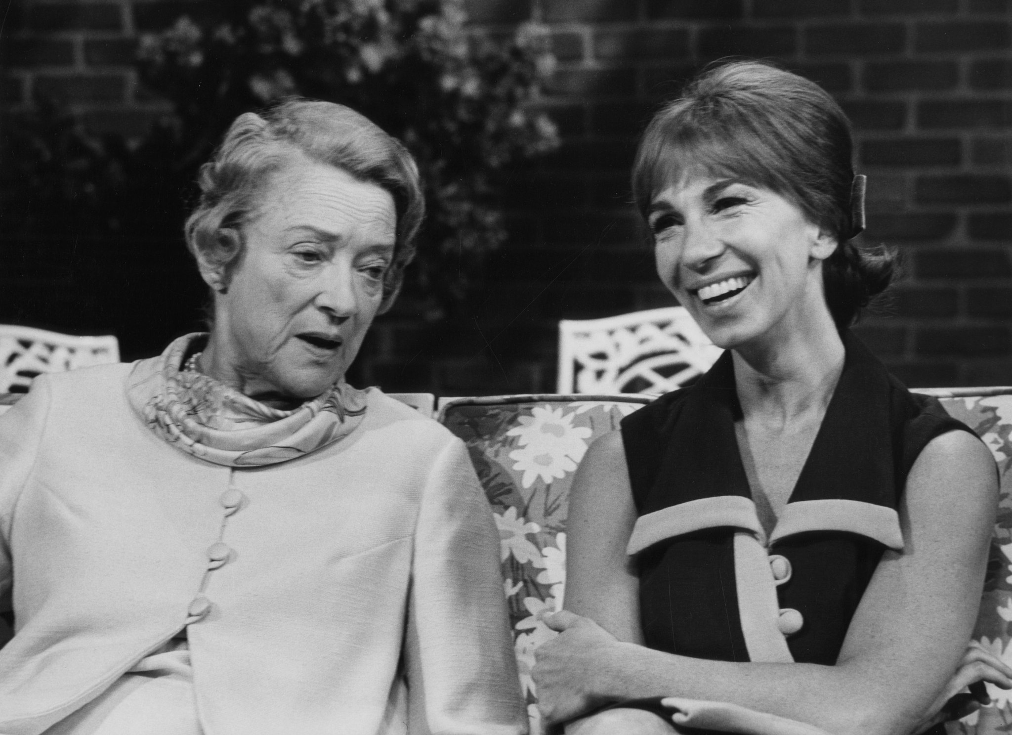 Still of Doris Belack and Peggy Wood in One Life to Live (1968)