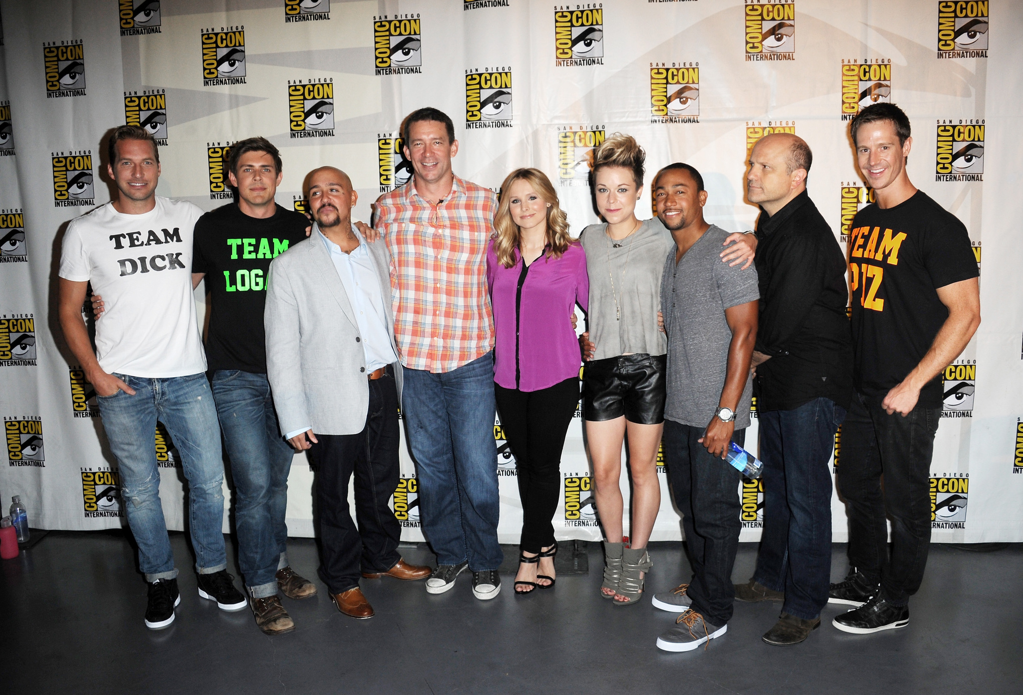 Tina Majorino, Kristen Bell, Francis Capra, Enrico Colantoni, Jason Dohring, Rob Thomas, Ryan Hansen, Percy Daggs III and Chris Lowell at event of Veronica Mars (2014)