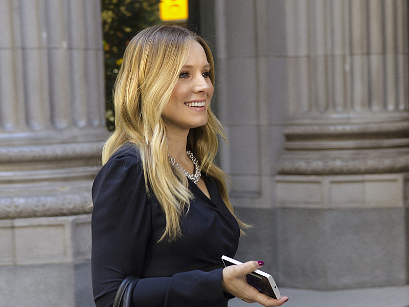 Still of Kristen Bell in House of Lies (2012)