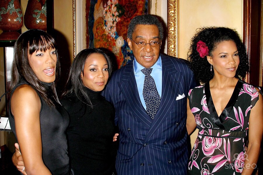 18th Annual Soul Train Music Awards Behind the Scenes - En Vogue with Don Cornelius at the