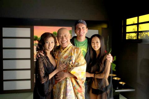 Candace Kita with director John Scott, Michelle Krusiec and Koji Kataoka on the set of Nip Tuck.