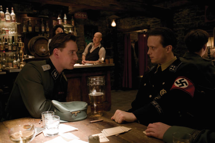 Still of Christian Berkel, August Diehl and Michael Fassbender in Negarbingi sunsnukiai (2009)