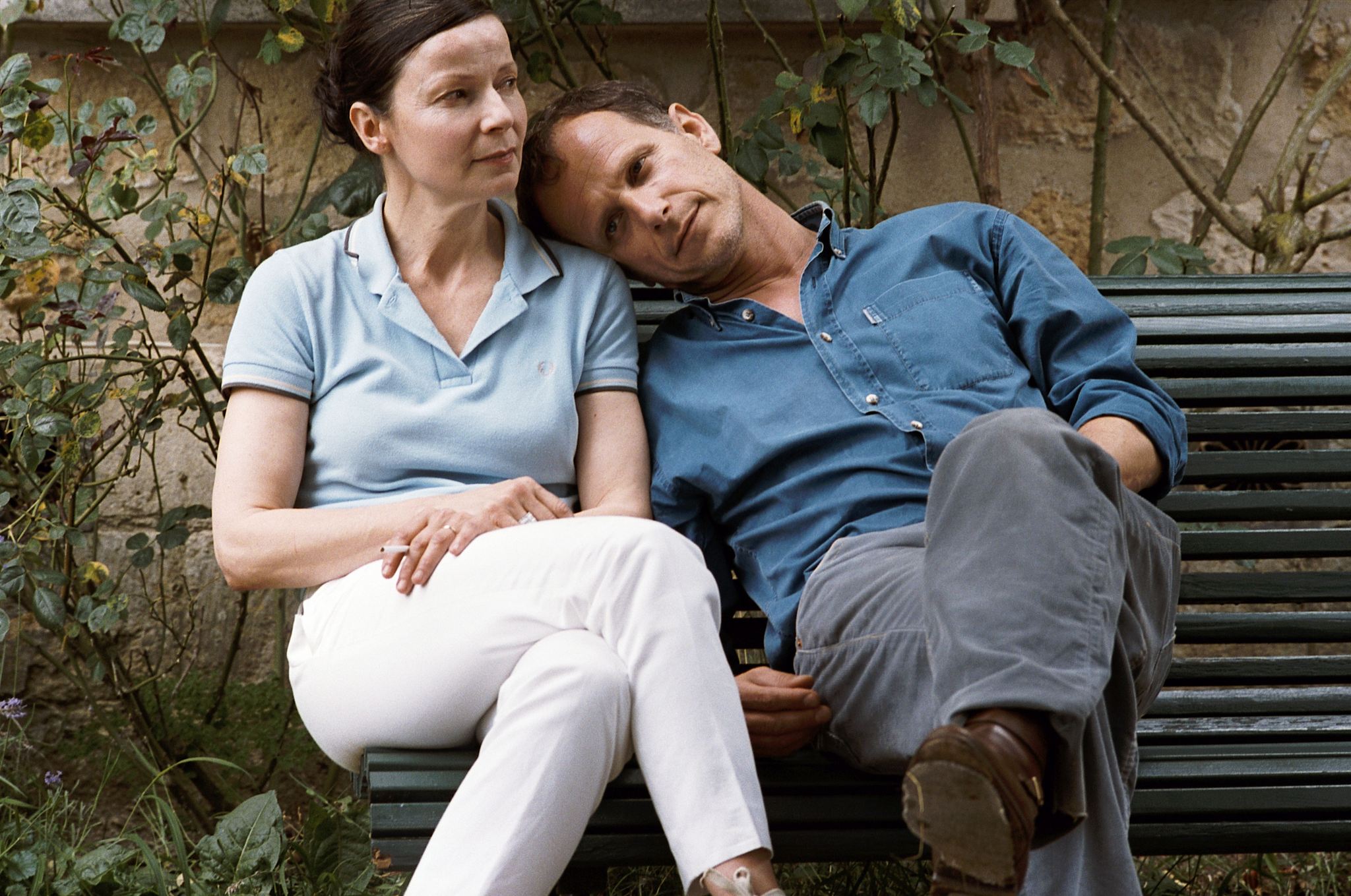 Still of Charles Berling and Dominique Reymond in L'heure d'été (2008)