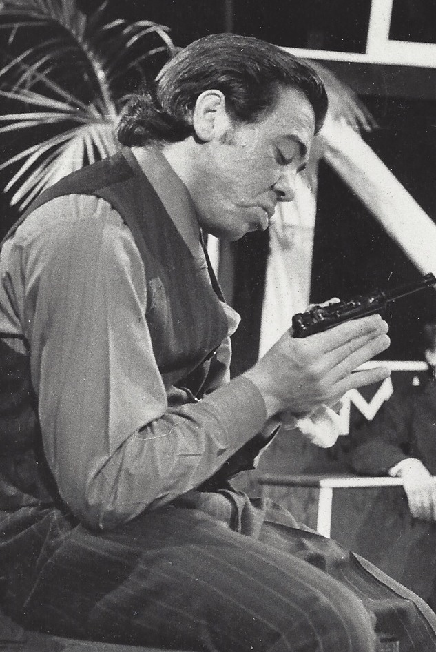 Adrian Bernotti in Brecht's play