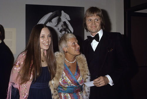 Jon Voight with his mother and Marcheline Bertrand