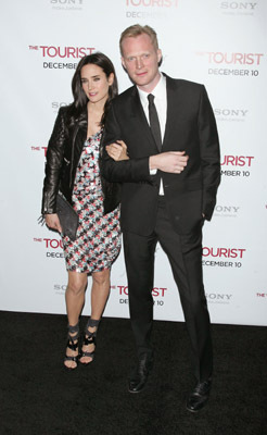 Jennifer Connelly and Paul Bettany at event of Turistas (2010)
