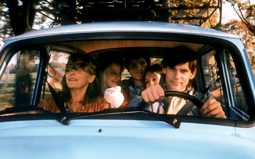 Still of Katrin Saß, Maria Simon, Daniel Brühl, Chulpan Khamatova, Alexander Beyer in Good bye Lenin ! (2002)