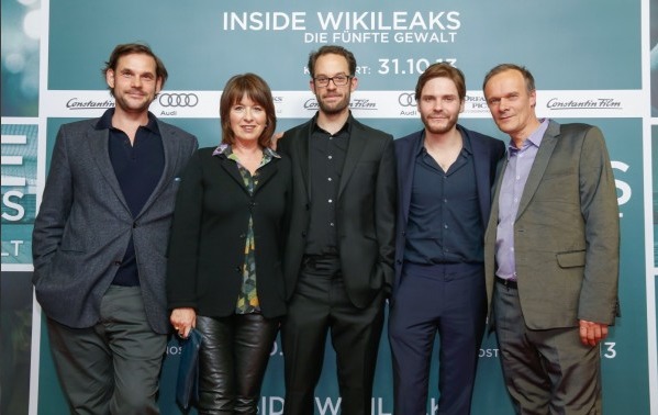 Alexander Beyer, Franziska Walser, Daniel Domscheit-Berg, Daniel Brühl, Edgar Selge / INSIDE WIKILEAKS Premiere in Berlin, 21.10.2013