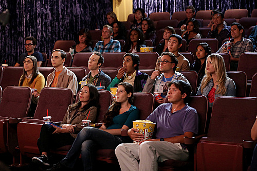 Still of Mayim Bialik, Kaley Cuoco-Sweeting, Johnny Galecki, Kevin Sussman, Jim Parsons and Kunal Nayyar in Didziojo sprogimo teorija (2007)