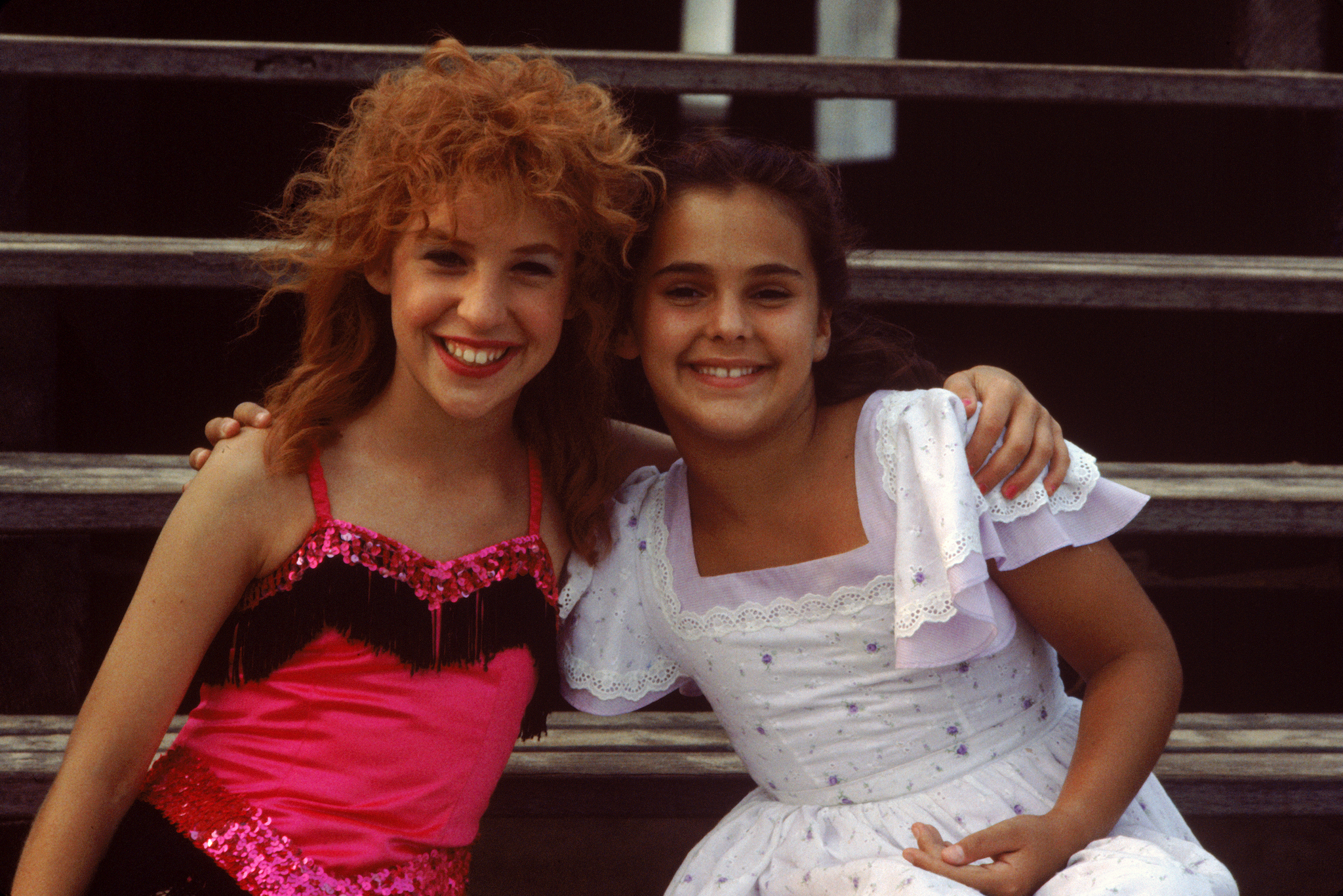 Still of Mayim Bialik and Marcie Leeds in Beaches (1988)