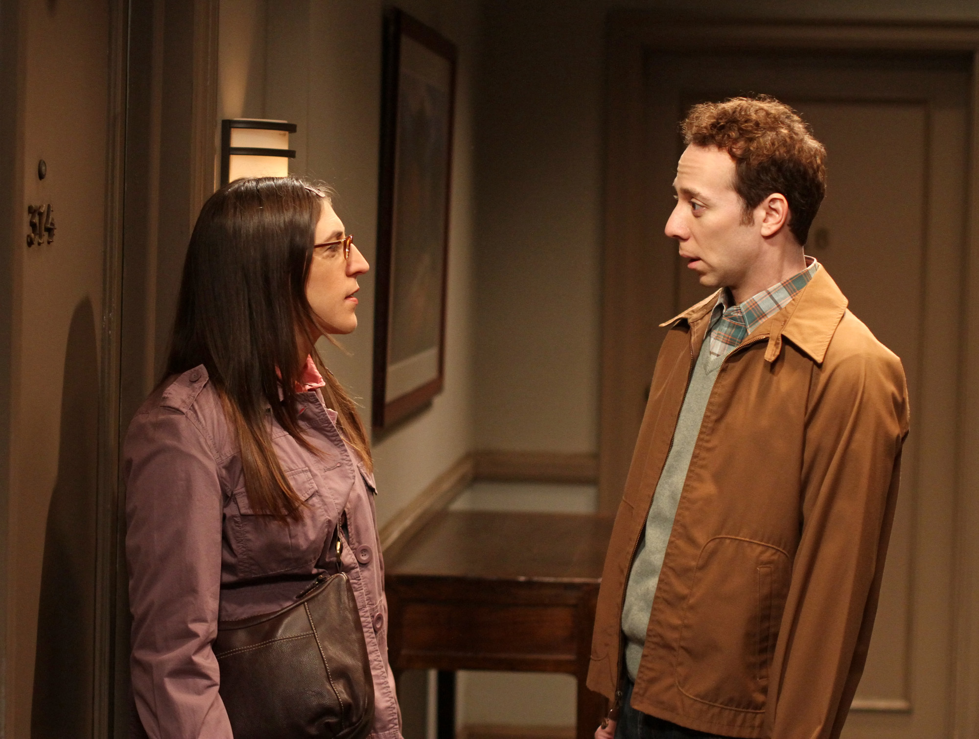 Still of Mayim Bialik and Kevin Sussman in Didziojo sprogimo teorija (2007)