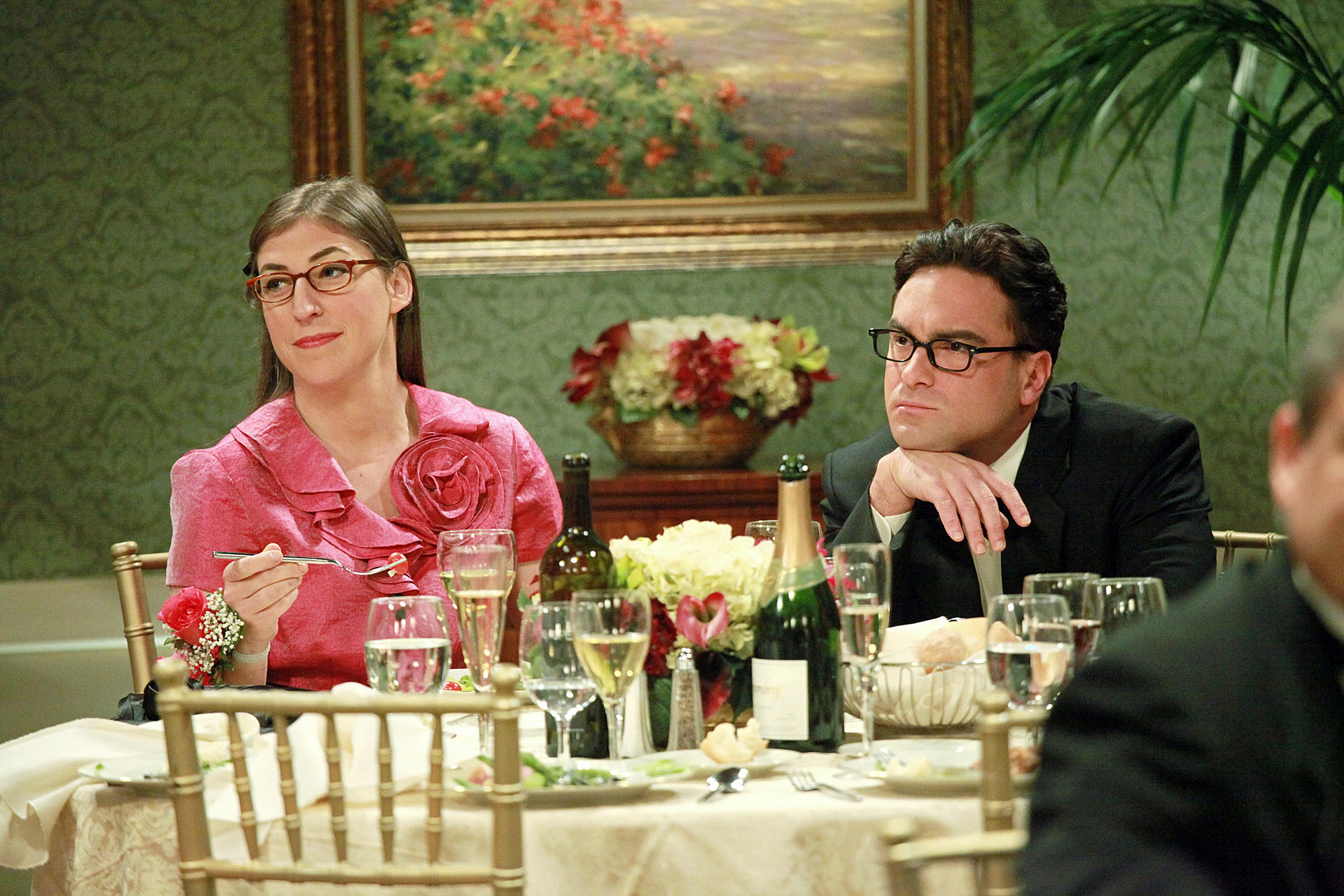 Still of Mayim Bialik and Johnny Galecki in Didziojo sprogimo teorija (2007)