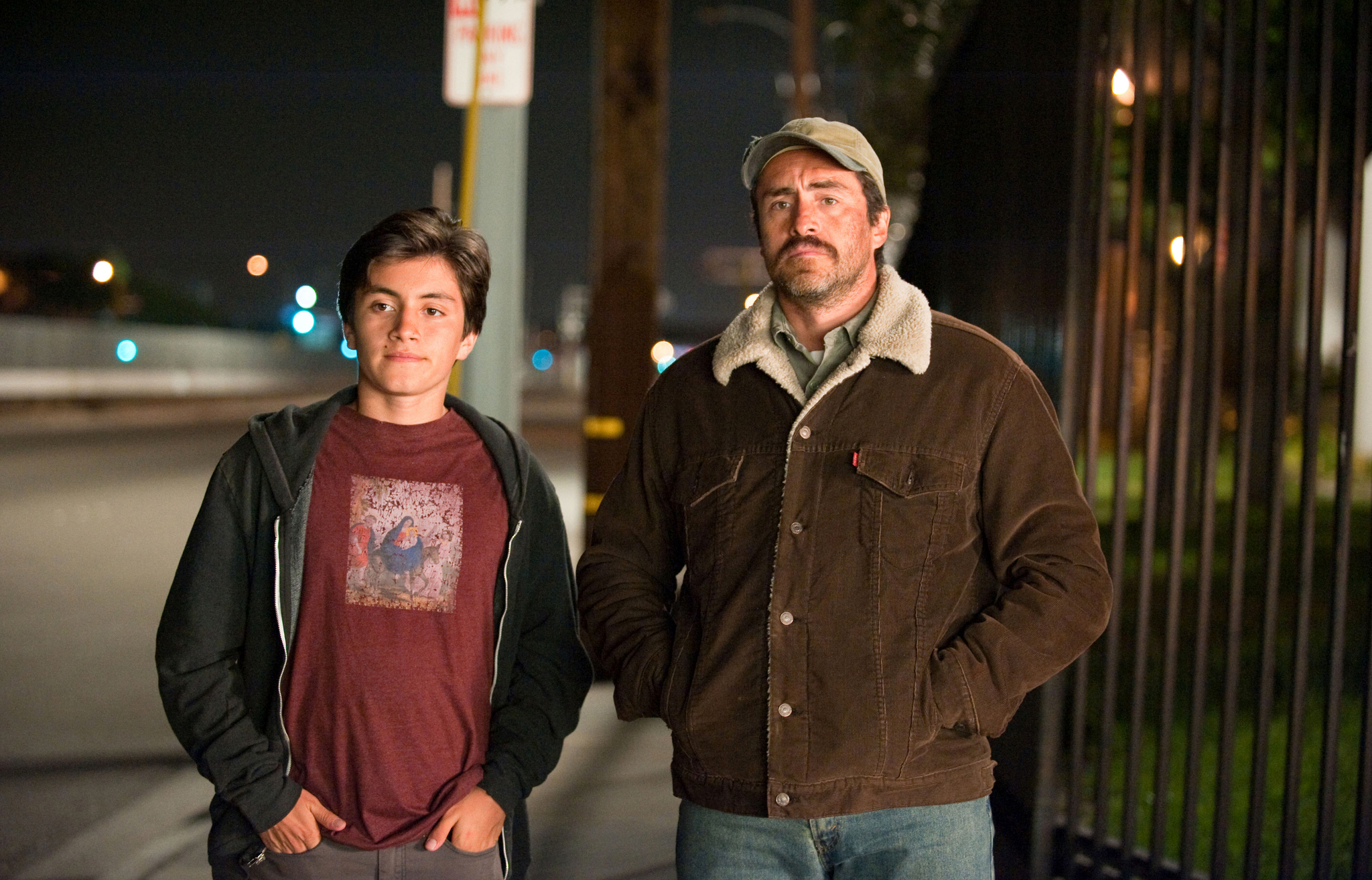 Still of Demian Bichir and José Julián in A Better Life (2011)