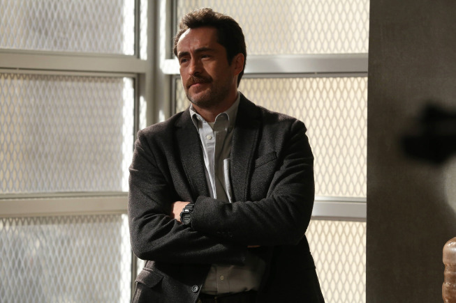 Still of Demian Bichir in The Bridge (2013)