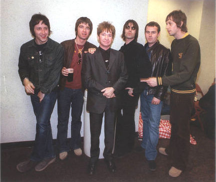 Rodney Bingenheimer, Liam Gallagher and Noel Gallagher in Mayor of the Sunset Strip (2003)