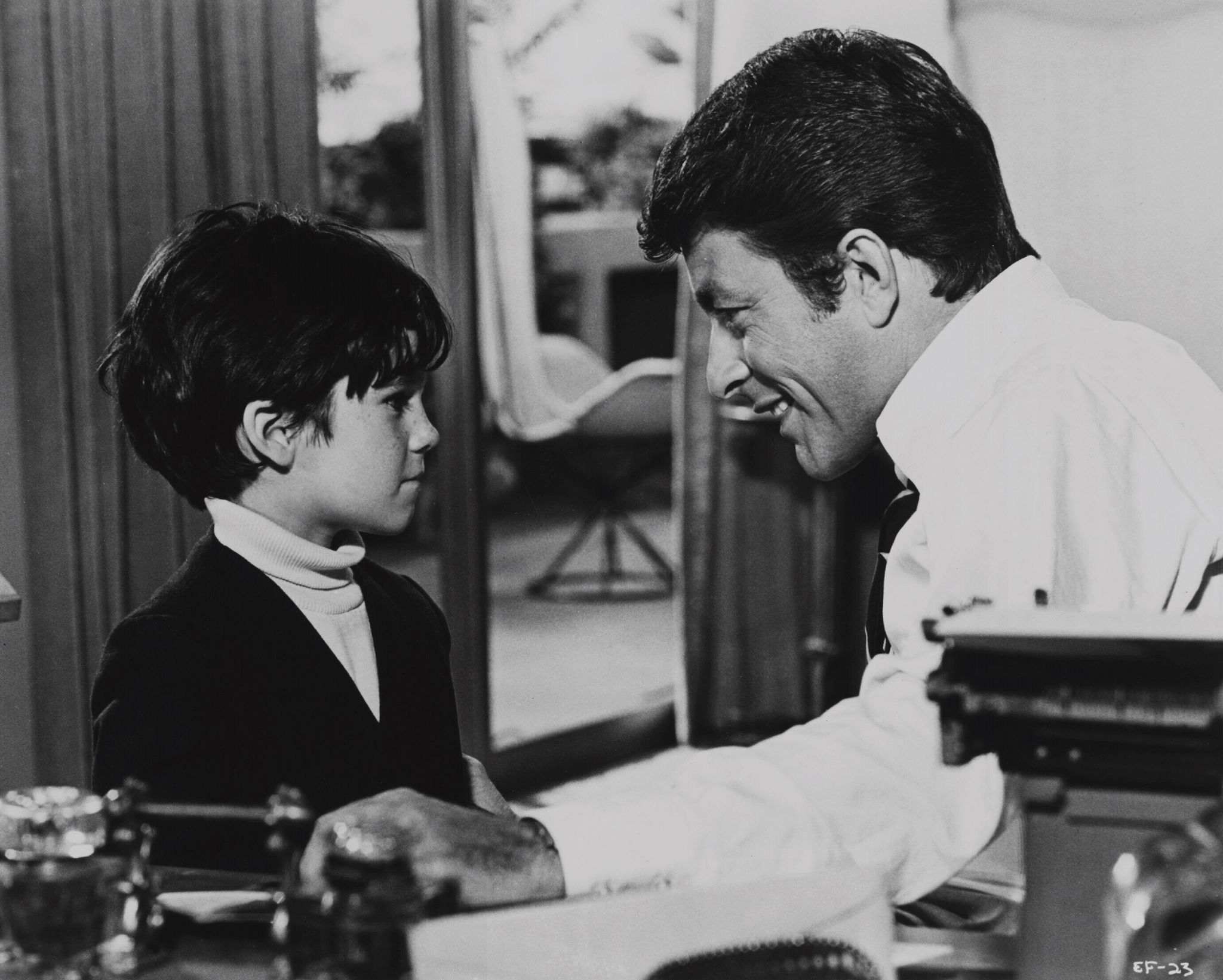 Still of Bill Bixby and Brandon Cruz in The Courtship of Eddie's Father (1969)