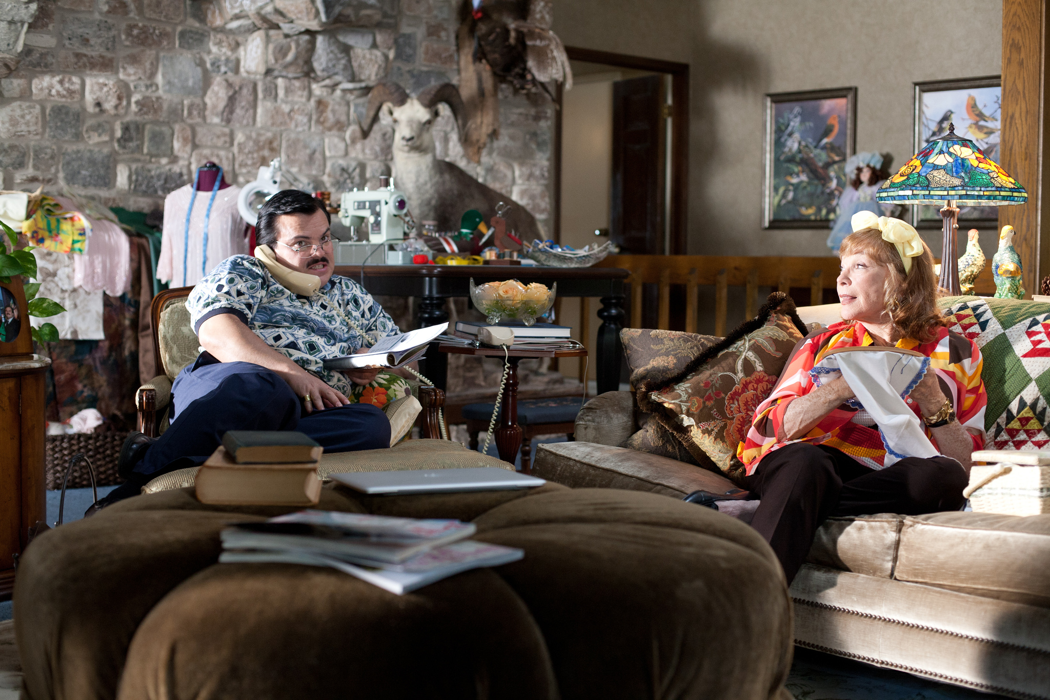 Still of Shirley MacLaine and Jack Black in Bernie (2011)