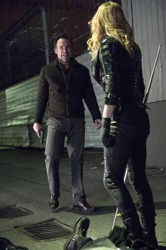 Still of Paul Blackthorne and Caity Lotz in Strele (2012)