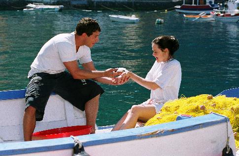 Still of Alexis Bledel and Michael Rady in The Sisterhood of the Traveling Pants (2005)