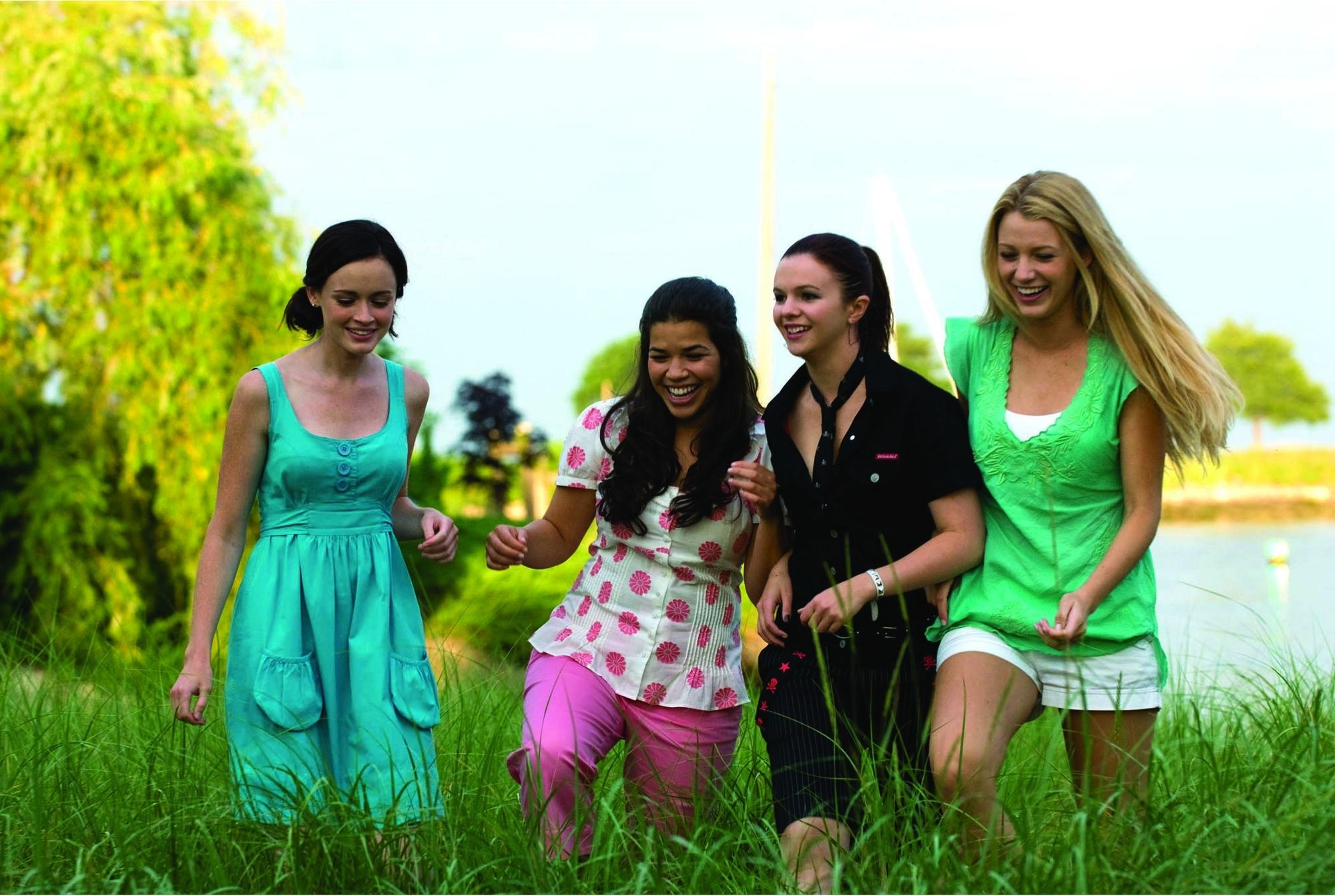 Still of Alexis Bledel, Blake Lively, Amber Tamblyn and America Ferrera in The Sisterhood of the Traveling Pants 2 (2008)