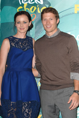 Alexis Bledel and Zach Gilford