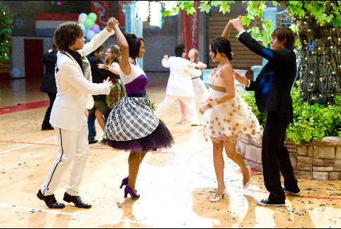 Still of Corbin Bleu, Monique Coleman, Vanessa Hudgens and Zac Efron in High School Musical 3: Senior Year (2008)