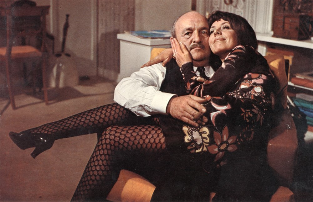 Still of Bernard Blier in Elle boit pas, elle fume pas, elle drague pas, mais... elle cause! (1970)