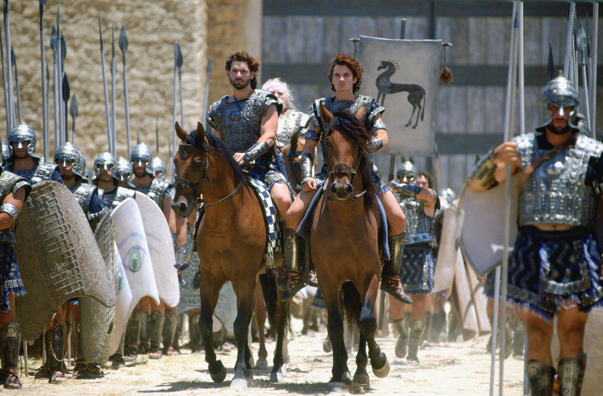 Still of Eric Bana and Orlando Bloom in Troy (2004)