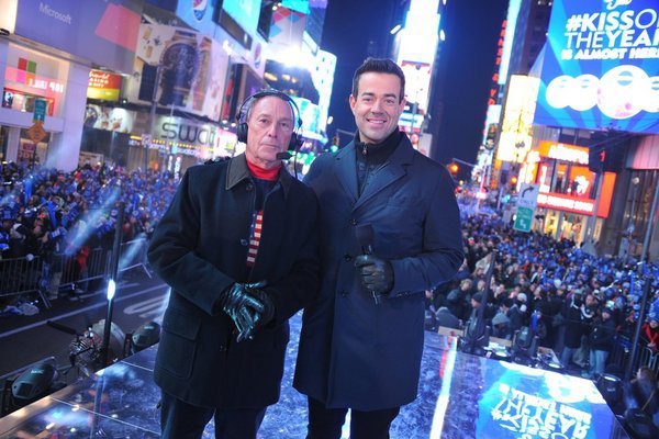 Still of Carson Daly and Michael Bloomberg in NBC's New Year's Eve with Carson Daly (2013)