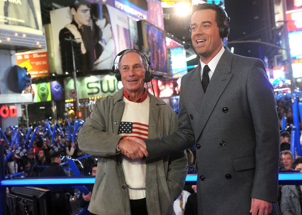 Still of Carson Daly and Michael Bloomberg in NBC's New Year's Eve with Carson Daly (2012)