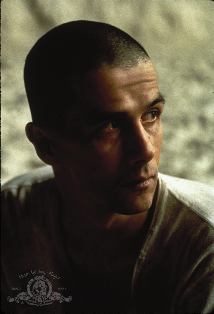 Still of Lothaire Bluteau in Bent (1997)