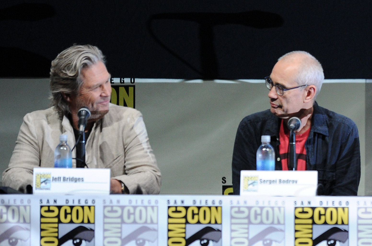 Jeff Bridges and Sergey Bodrov at event of Septintasis sunus (2014)