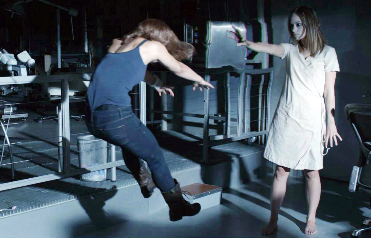Still of Sarah Bolger and Olivia Wilde in Lozoriaus efektas (2015)