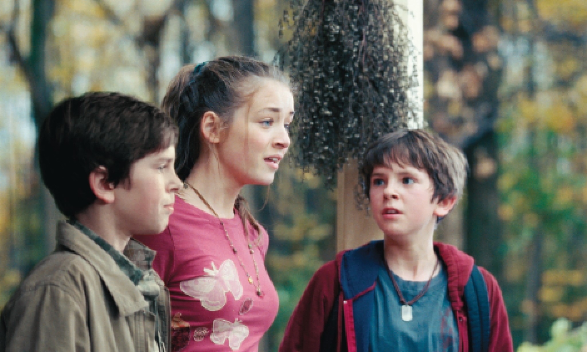 Still of Sarah Bolger and Freddie Highmore in The Spiderwick Chronicles (2008)