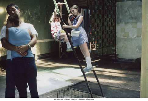 Still of Sarah Bolger, Paddy Considine, Samantha Morton and Emma Bolger in In America (2002)