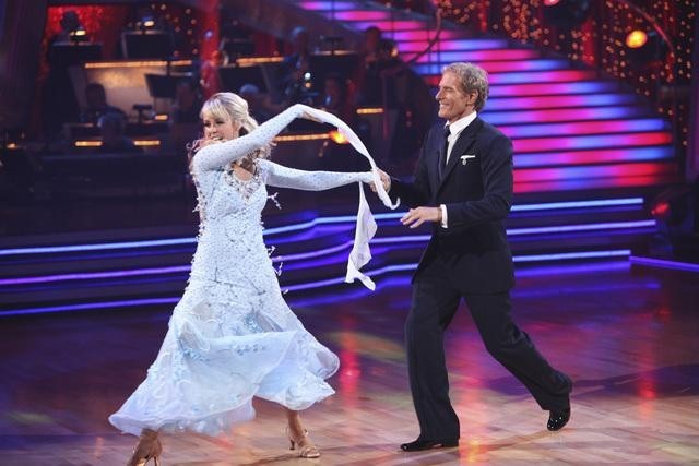 Still of Michael Bolton and Chelsie Hightower in Dancing with the Stars (2005)