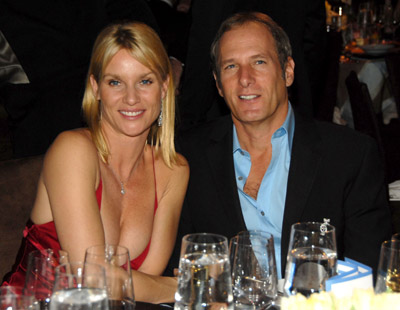 Nicollette Sheridan and Michael Bolton at event of The 78th Annual Academy Awards (2006)