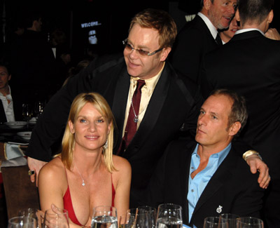 Nicollette Sheridan, Elton John and Michael Bolton at event of The 78th Annual Academy Awards (2006)