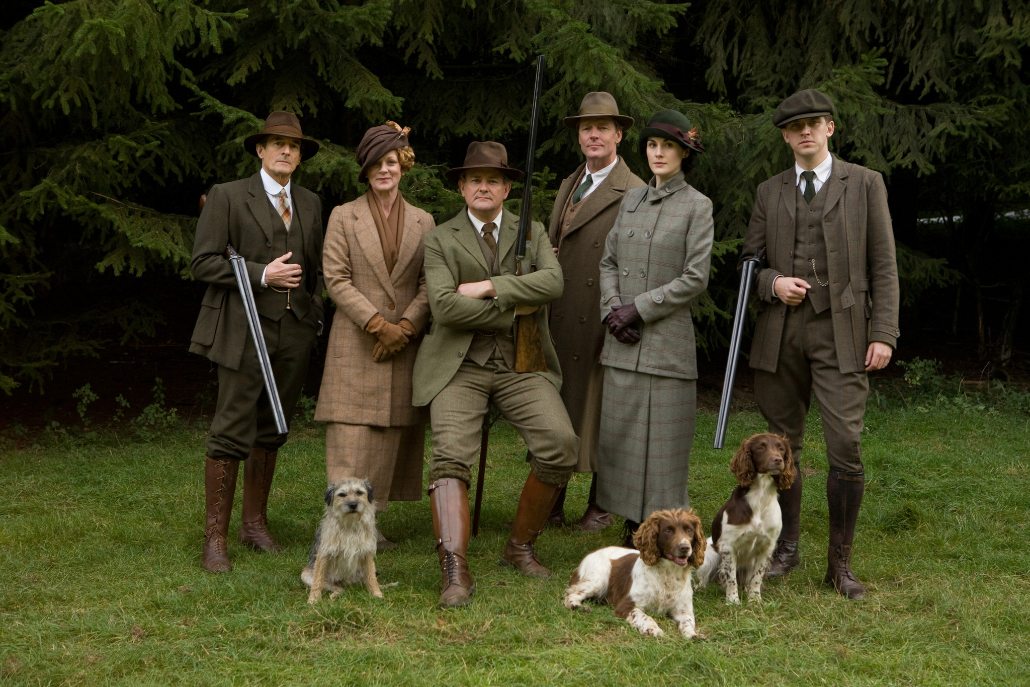 Still of Samantha Bond, Hugh Bonneville, Iain Glen, Nigel Havers, Dan Stevens and Michelle Dockery in Downton Abbey (2010)