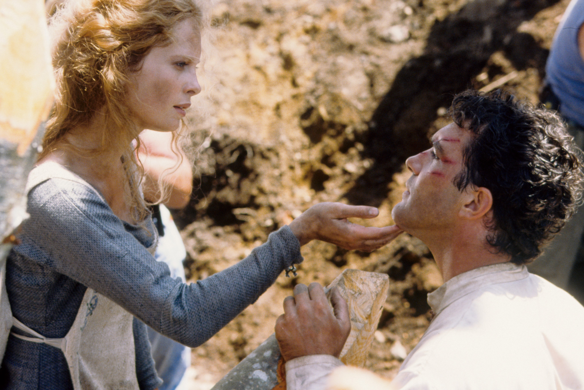 Still of Antonio Banderas and Maria Bonnevie in The 13th Warrior (1999)