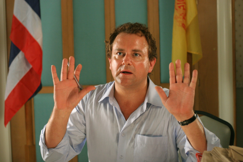 Still of Hugh Bonneville in Tsunami: The Aftermath (2006)