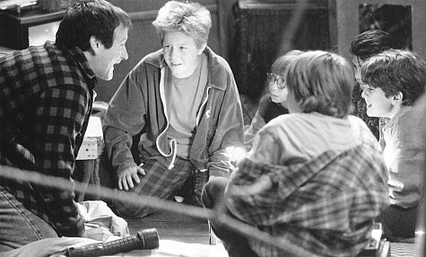 Still of Robin Williams, Todd Bosley, Jeremy Lelliott, Seth Smith, Mario Yedidia and Adam Zolotin in Jack (1996)