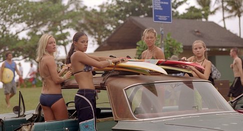 Still of Mika Boorem, Kate Bosworth, Michelle Rodriguez and Sanoe Lake in Blue Crush (2002)