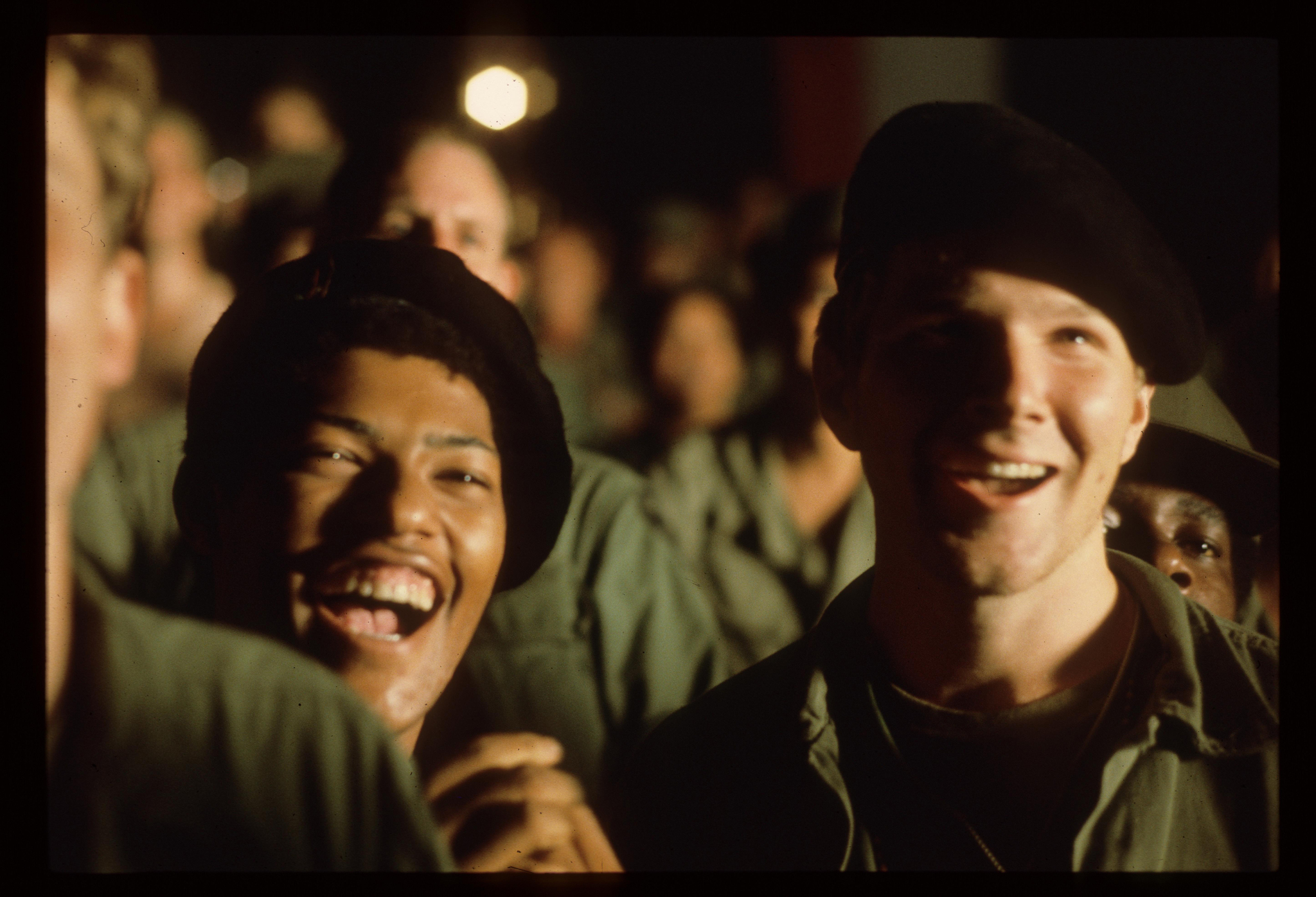 Still of Laurence Fishburne and Sam Bottoms in Siu dienu apokalipse (1979)