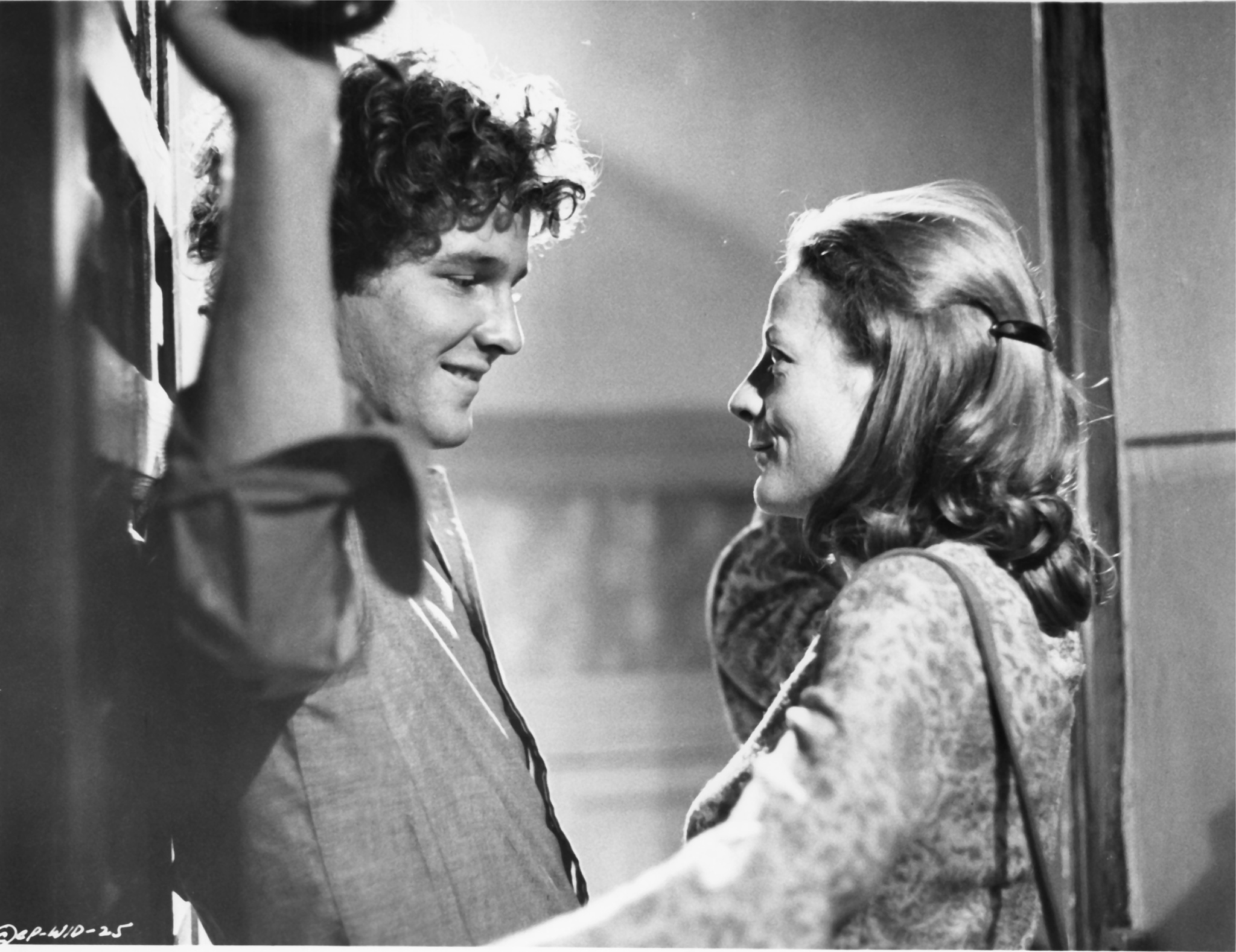 Still of Timothy Bottoms and Maggie Smith in Love and Pain and the Whole Damn Thing (1973)