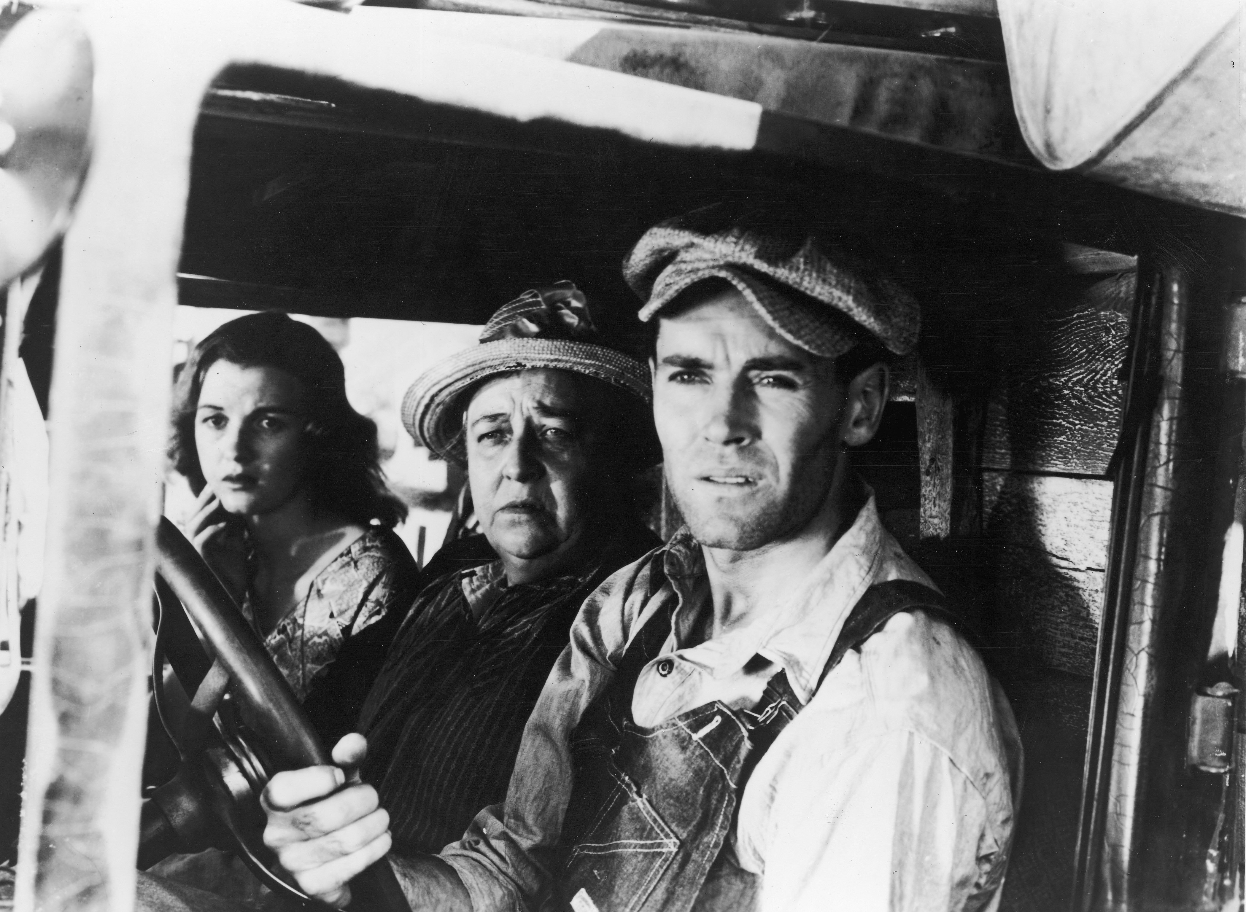 Still of Henry Fonda, Jane Darwell and Dorris Bowdon in The Grapes of Wrath (1940)