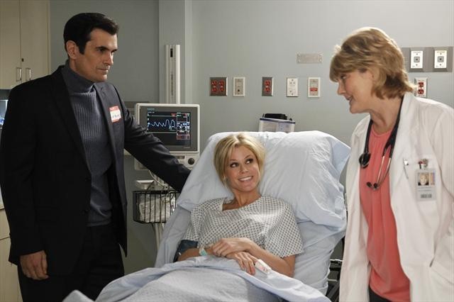 Still of Julie Bowen, Ty Burrell and Beverly Leech in Moderni seima (2009)